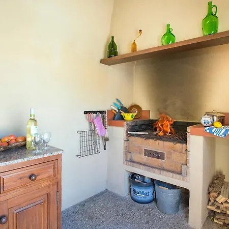 Owl Vallori - 5 Min Walk To The Villa